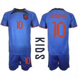 Kids Nederland Memphis Depay #10 Uit tenue WK 2022 Korte Mouw (+ Korte broeken)