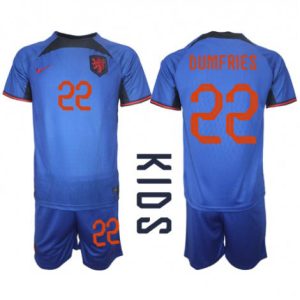 Kids Nederland Denzel Dumfries #22 Uit tenue WK 2022 Korte Mouw (+ Korte broeken)