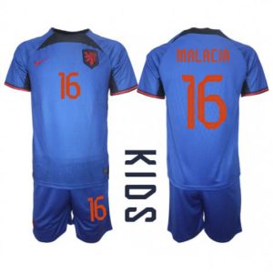 Kids Nederland Tyrell Malacia #16 Uit tenue WK 2022 Korte Mouw (+ Korte broeken)