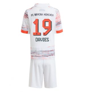Bayern Munich Alphonso Davies #19 Uit tenue Kinder 2025-26 Korte Mouwen en Broekje
