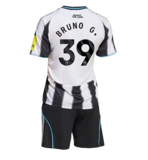 Newcastle United Bruno Guimaraes #39 Thuis tenue Kinder 2025-26 Korte Mouwen en Broekje Newcastle United Bruno Guimaraes #39 Thuis tenue Kinder 2025-26 Korte Mouwen en Broekje