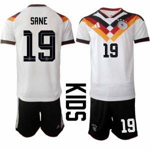 Duitsland WK 2026 Thuistenue Kinderen Leroy Sané #19 Voetbalshirt + Shorts