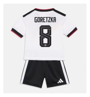 Duitsland Leon Goretzka #8 Thuis tenue Kids WK 2026 Voetbalshirt + Shorts Set